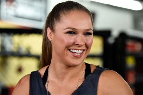 NEW Ronda Rousey NUDE in body paint images and video emerge